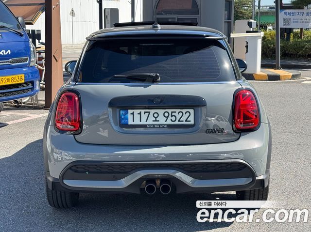 Mini Cooper 5Door Classic Launch Pack Third Generation — пробег 29 500 км — фото 4 из 5