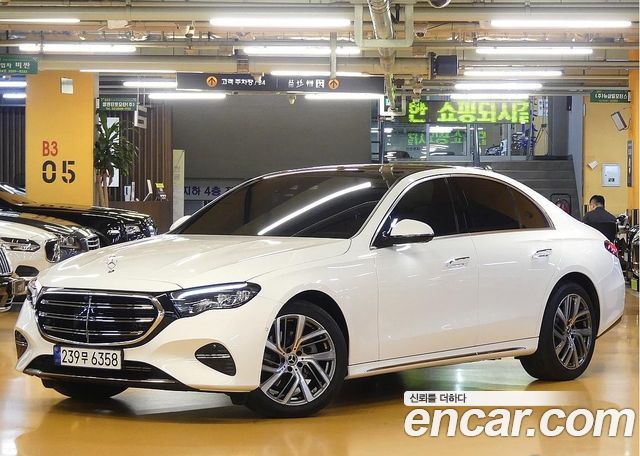 Mercedes-Benz E-Class E220d 4MATIC Exclusive — пробег 28 000 км — фото 1 из 5