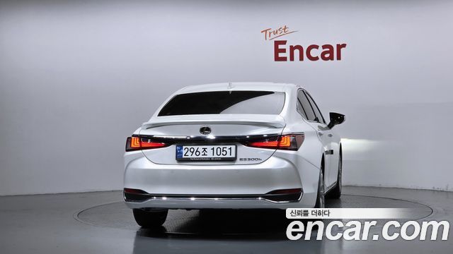 Lexus ES Luxury Plus — пробег 40 038 км — фото 4 из 5