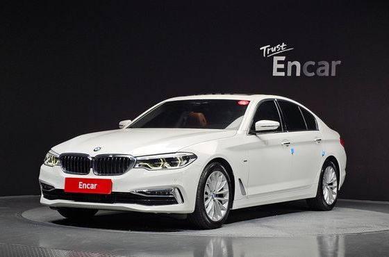 BMW 5-Series 520d Luxury Special Edition — пробег 104 565 км — фото 1 из 5