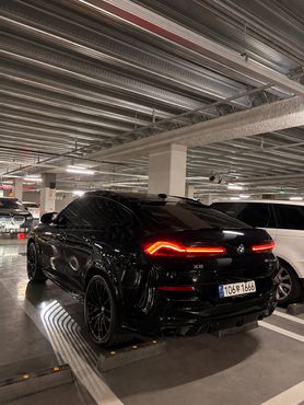 BMW X6 xDrive40i M Sport — пробег 16 000 км — фото 2 из 5