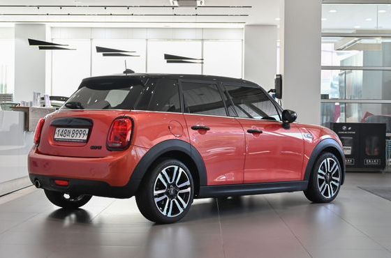 Mini Cooper 5Door Rosewood Edition 3rd — пробег 29 228 км — фото 4 из 5