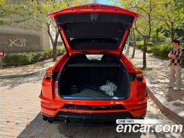 Lamborghini Urus из Кореи Encar