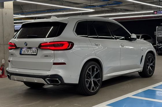 BMW X5 xDrive 45e M Sport — пробег 60 700 км — фото 2 из 5