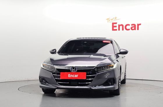 Honda Accord 2.0 Hybrid Touring — пробег 64 716 км — фото 3 из 5