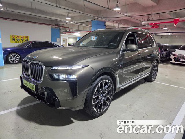 BMW X7 xDrive 40i M Sport 6STR — пробег 10 240 км — фото 1 из 5