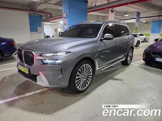BMW X7 xDrive 40i Design Pure Excellence 7-Seater — пробег 4 036 км — фото 1 из 5