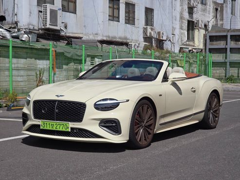 Bentley Continental 4.0 GTC Speed — пробег 9 900 км — фото 1 из 5