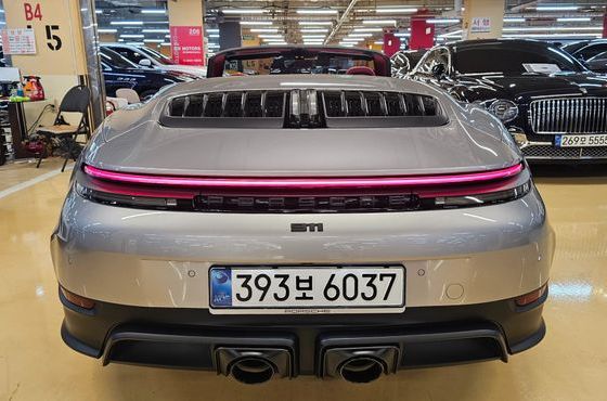 Porsche 911 Carrera 4 GTS Cabriolet — пробег 4 900 км — фото 4 из 5