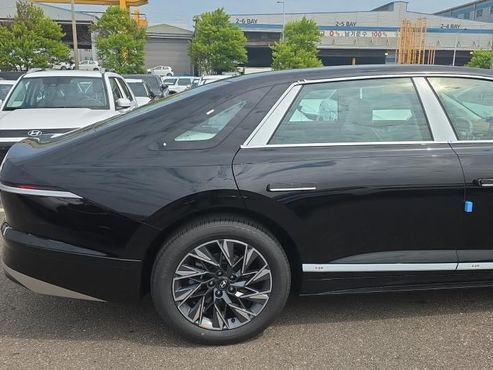 Hyundai Grandeur 2.5 Gasoline 2WD Premium — пробег 4 км — фото 5 из 5