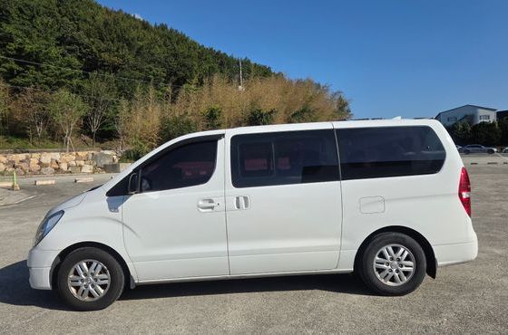 Hyundai Starex 12-Seater Wagon Smart — пробег 161 142 км — фото 2 из 5