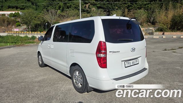 Hyundai Starex 12-Seater Wagon Smart — пробег 161 142 км — фото 3 из 5