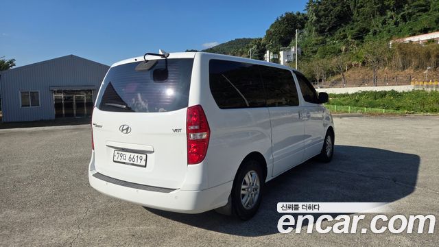Hyundai Starex 12-Seater Wagon Smart — пробег 161 142 км — фото 4 из 5