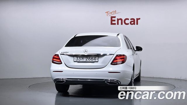 Mercedes-Benz E-Class из Кореи Encar