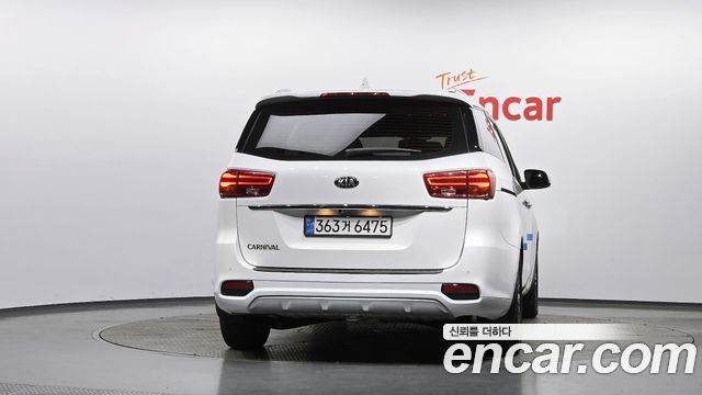 Kia Carnival из Кореи Encar