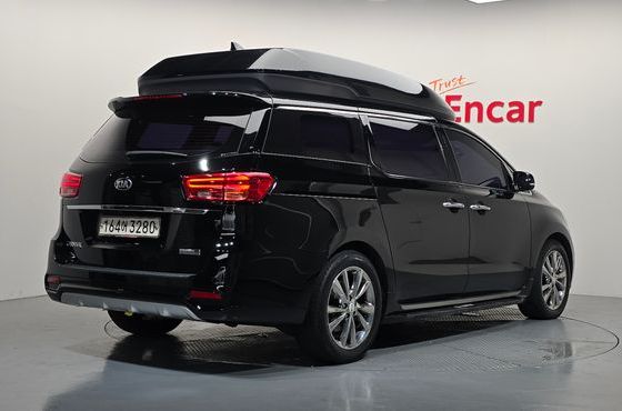 Kia Carnival 9-Seater Hi-Limousine Prestige — пробег 143 909 км — фото 2 из 5