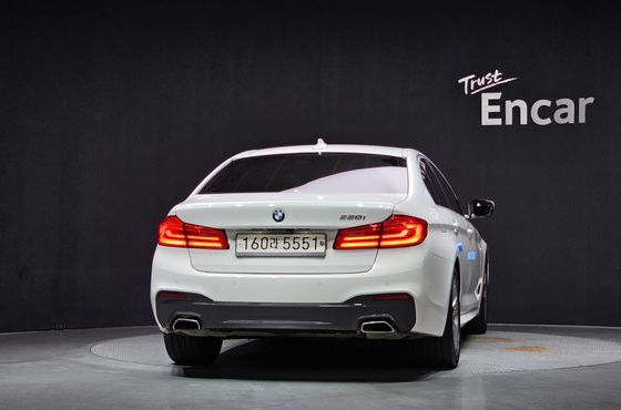 BMW 5-Series 520i M Sport — пробег 42 412 км — фото 4 из 5