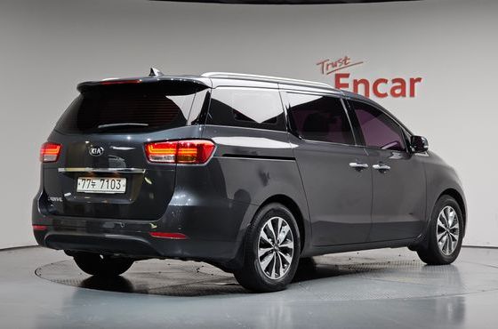Kia Carnival 11-seater Noblesse — пробег 143 013 км — фото 2 из 5