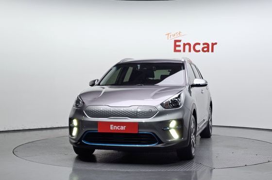Kia Niro Prestige — пробег 71 869 км — фото 3 из 5