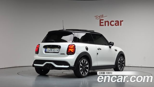 Mini Cooper Classic Launch Pack Third Generation — пробег 20 821 км — фото 2 из 5