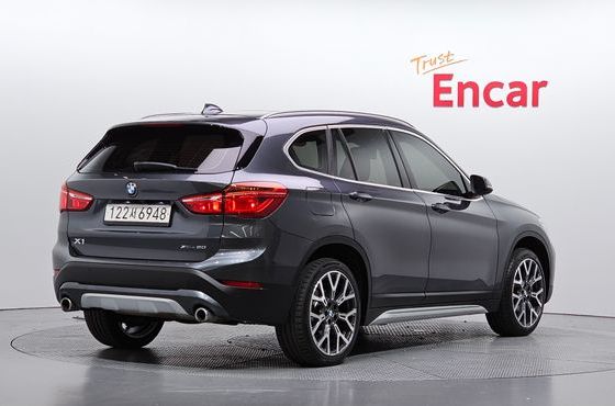 BMW X1 xDrive 20i xLine — пробег 58 077 км — фото 2 из 5