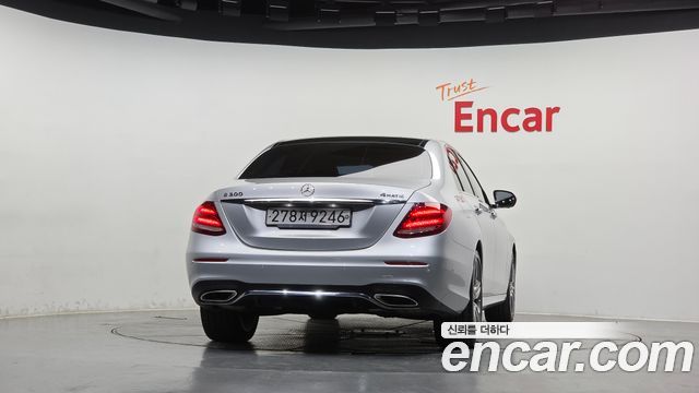 Mercedes-Benz E-Class E300 4MATIC AMG Line — пробег 121 057 км — фото 4 из 5