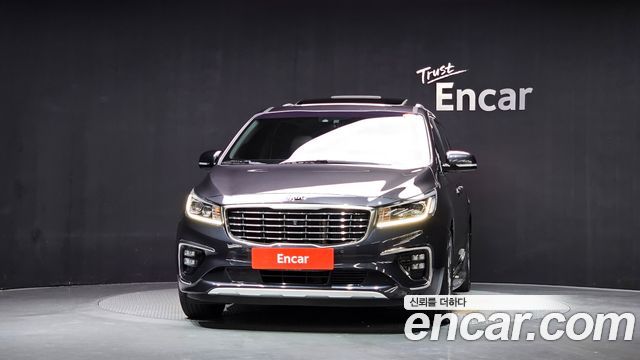 Kia Carnival 9-Seater Noblesse Special — пробег 75 097 км — фото 3 из 5