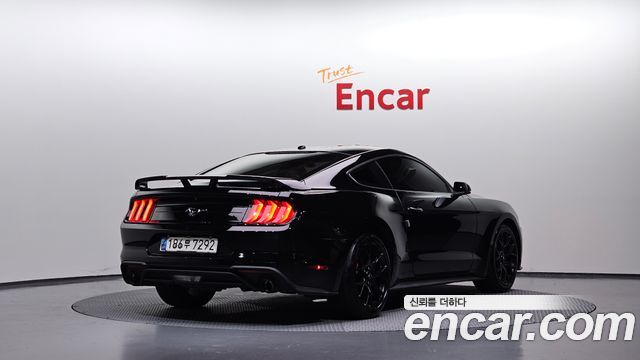 Ford Mustang Coupe — пробег 127 960 км — фото 2 из 5