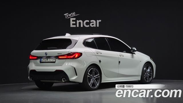 BMW 1-Series 120i M Sports — пробег 24 726 км — фото 2 из 5