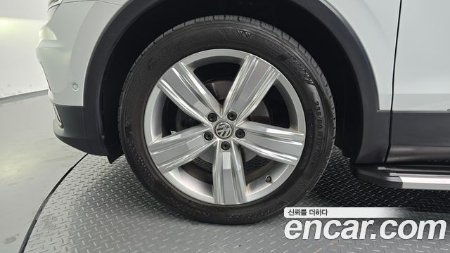 Volkswagen Tiguan 2.0 TDI 4Motion Prestige — пробег 87 419 км — фото 5 из 5