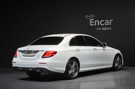 Mercedes-Benz E-Class E300 AMG Line — пробег 77 323 км — фото 2 из 5