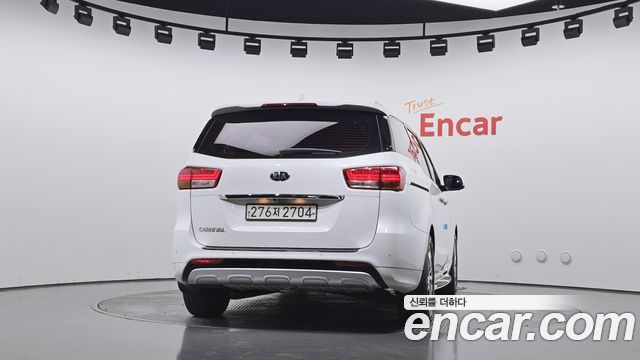 Kia Carnival из Кореи Encar