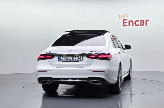 Mercedes-Benz E-Class E350 4MATIC AMG Line — пробег 32 594 км — фото 4 из 5