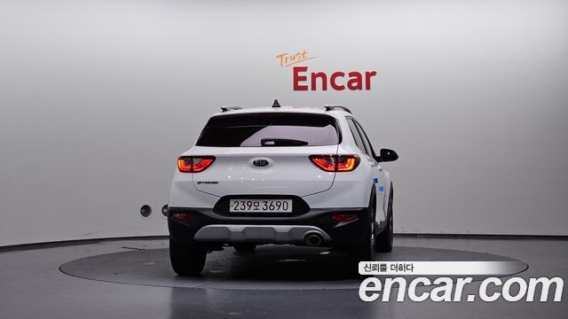 Kia Stonic из Кореи Encar