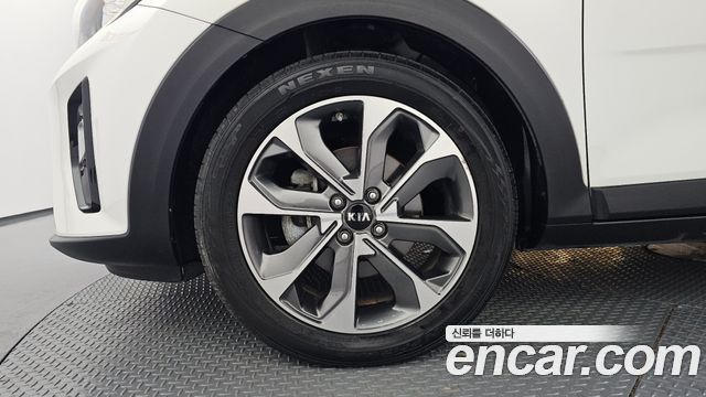 Kia Stonic из Кореи Encar