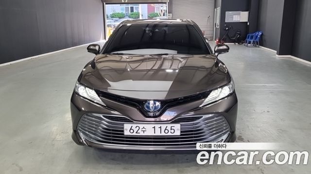 Toyota Camry 2.5 XLE Hybrid — пробег 111 945 км — фото 3 из 5