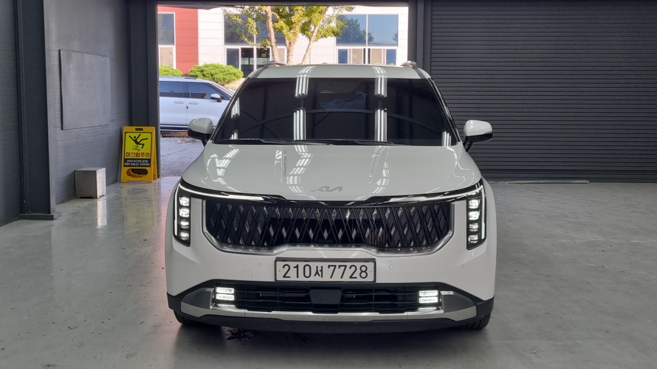 Kia Carnival HEV 9seater Nobless — пробег 12 500 км — фото 3 из 5