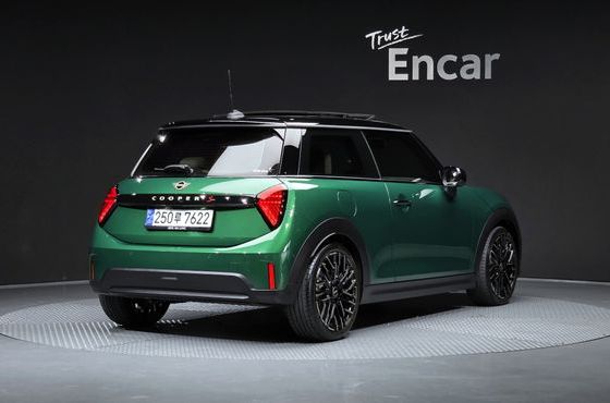 Mini Cooper Favoured — пробег 9 019 км — фото 2 из 5
