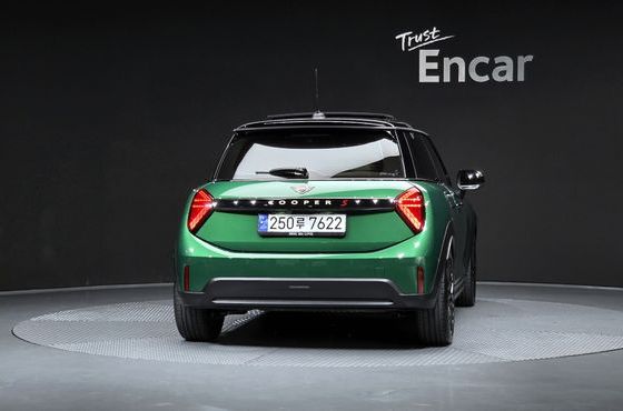Mini Cooper Favoured — пробег 9 019 км — фото 4 из 5