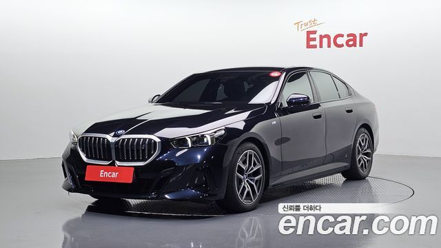BMW i5 eDrive 40 M Sport — пробег 35 150 км — фото 1 из 5