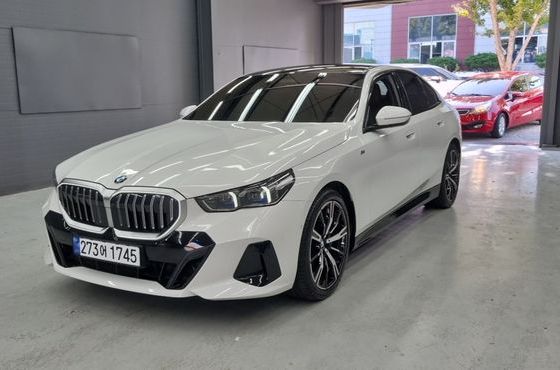 BMW 5-Series 530i xDrive M Sport — пробег 14 846 км — фото 2 из 5