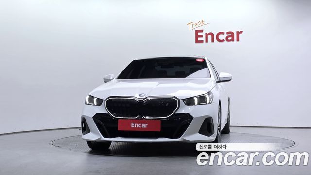 BMW i5 eDrive 40 M Sport — пробег 33 711 км — фото 3 из 5