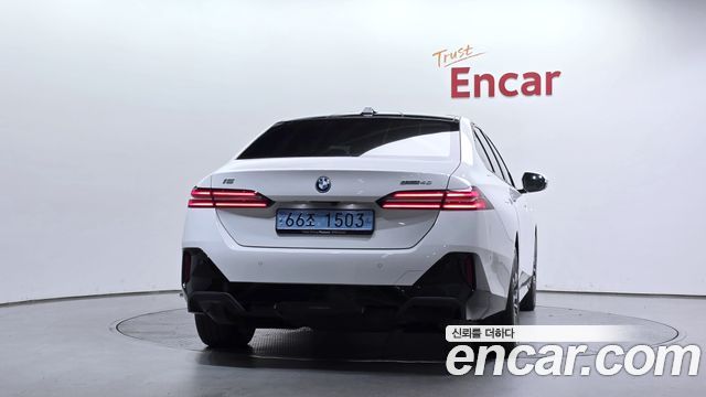 BMW i5 eDrive 40 M Sport — пробег 33 711 км — фото 4 из 5