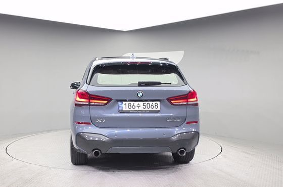 BMW X1 xDrive 20i M Sport — пробег 84 355 км — фото 4 из 5