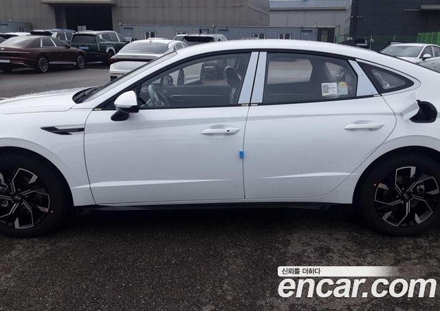 Hyundai Sonata 2.0 S — пробег 1 км — фото 2 из 5