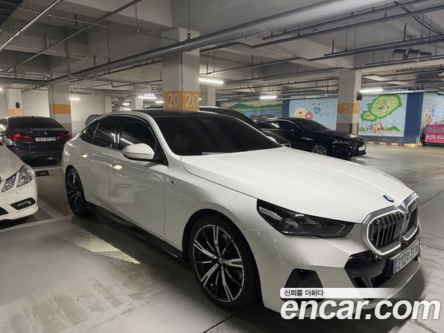 BMW 5-Series 530i xDrive M Sport — пробег 18 500 км — фото 3 из 5