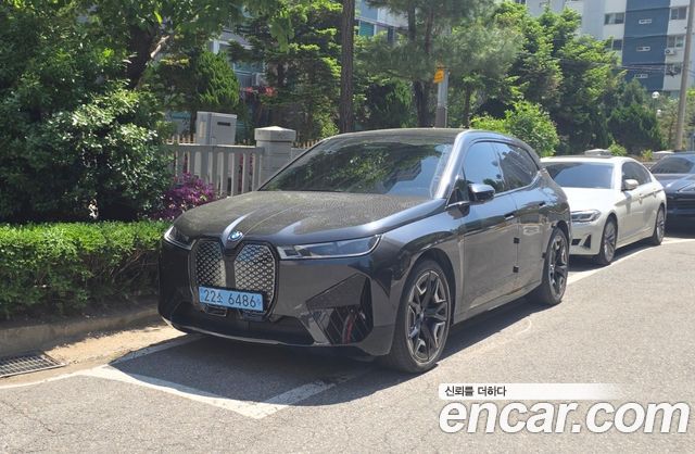 BMW iX xDrive50 Sports Plus — пробег 32 000 км — фото 1 из 5