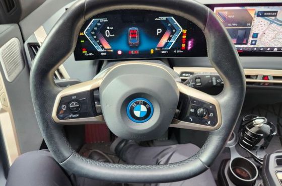 BMW iX xDrive50 Sports Plus — пробег 32 000 км — фото 4 из 5