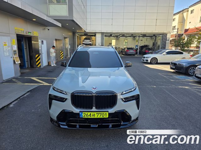 BMW X7 xDrive 40i M Sport 6STR — пробег 13 000 км — фото 2 из 5