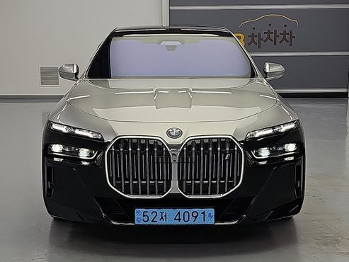 BMW i7 xDrive 60 M sport — пробег 16 050 км — фото 2 из 5